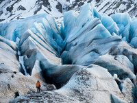 CHASING ICE with photographer James Balog (free screening) CHASING ICE with photographer James Balog (free screening)